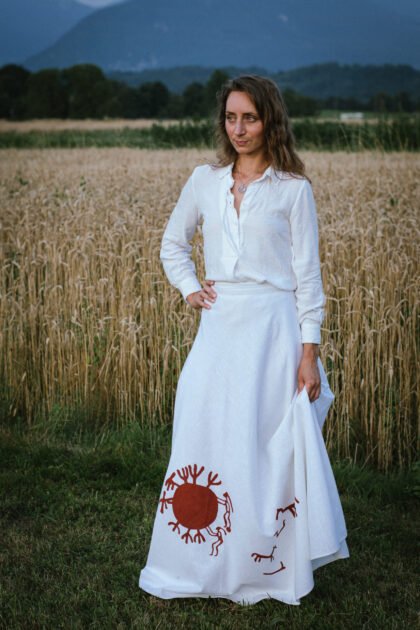 Godesses of Tanum - White